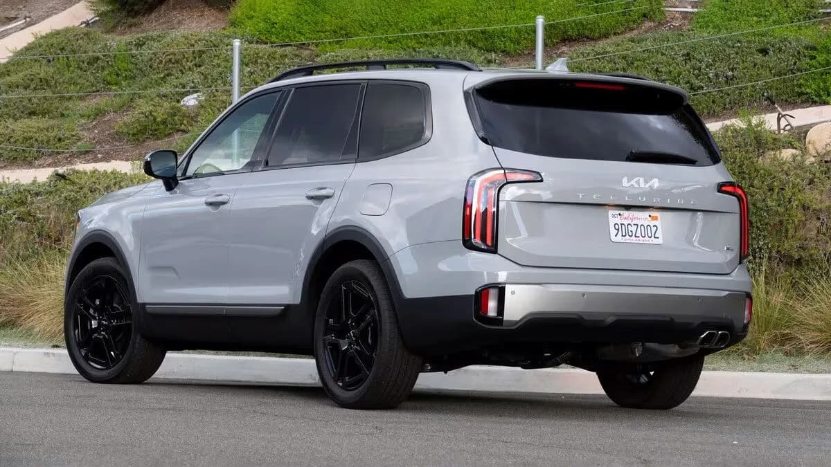 Sample vehicle - 2025 Kia Telluride